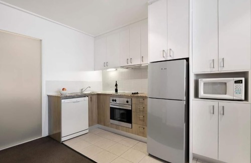 East Melbourne Apartment | Quest Jolimont