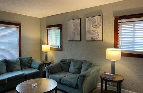 Lansing House | Quiet 3 Bedroom home Near downtown