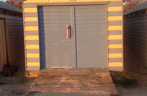 Chelsea House | Quiet clean house near some of Melbourne Best beaches