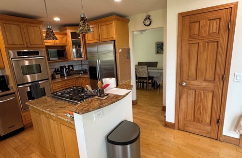 Covert House | Quiet location 3.5 miles from Lake Michigan. Close to south Bend,