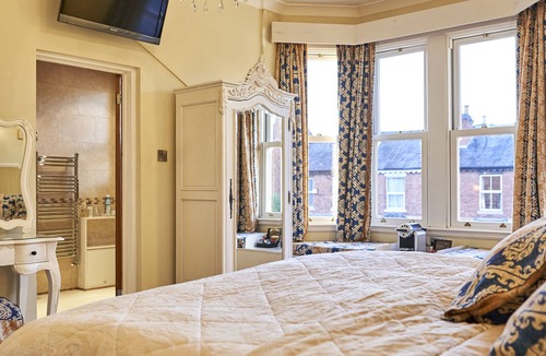 Stratford-upon-Avon Bed & Breakfast | Quilt and Croissants