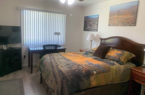 Keene House | "Quinn"tessential RailFan Accommodations 4 People 13& up. 2 Bedroom, 1 Bathroom