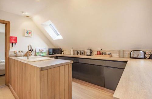 Bourton-on-the-Water House | Rainbow Barns