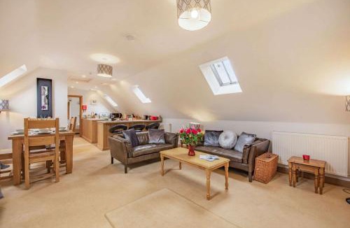 Bourton-on-the-Water House | Rainbow Barns