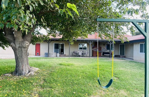 Quartz Hill House | Ranch on a private land