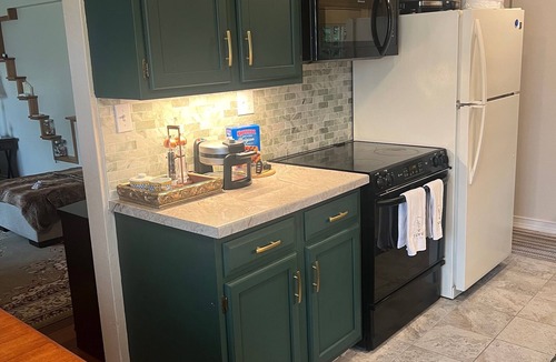 Midland House | Recently Renovated Quiet neighborhood 4 bed 2 bath house in delightful Midland