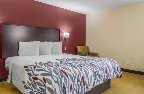 Lemoyne Hotel | Red Roof Inn Perrysburg