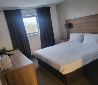 Oldbury Hotel | Redwings Lodge Birmingham
