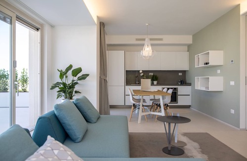 Villaggio Taunus Apartment | Ref. VM6 Summer Rental – Two Bedroom apartment with sea view, terrace and jacuzzi