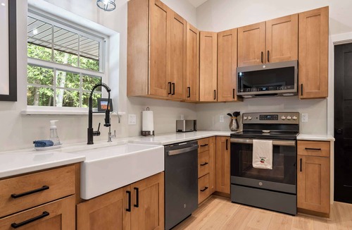 Egg Harbor Cottage | Relax at Newly Constructed home in Egg Harbor