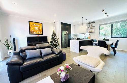 Mount Waverley House | Relaxing home at near Chadstone with unlimited wifi