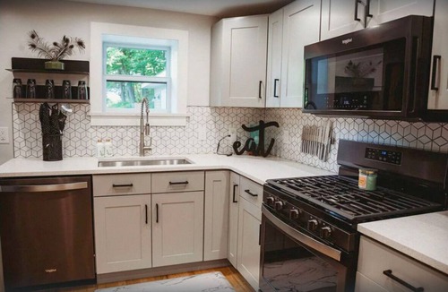 Traverse City House | Remodeled Traverse City Home - Lake View-Golf and Wineries STR #2026-52