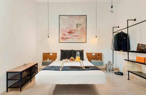 Florence Villa | Renaissance Garden Oasis-Private Pool and Parking