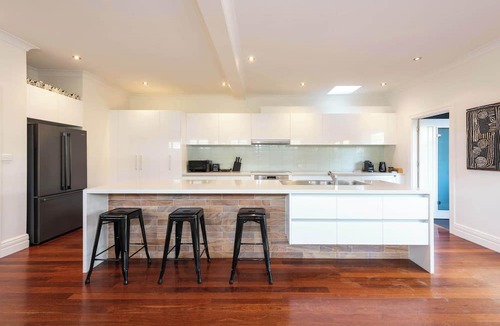 Richmond House | Renovated 3BR Family Home in Richmond with Parking