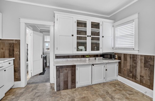 Bay City House | Renovated/Dog Friendly/4 bedrooms/Sleeps 9