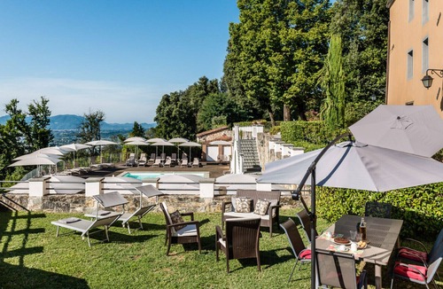Matraia Apartment | Residenza Belvedere-Apartment with shared pool and gym near Lucca