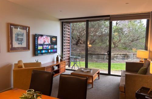 Fingal Apartment | Resort Living with Pool, Golf, Bar and Dining