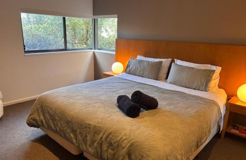 Fingal Apartment | Resort Living with Pool, Golf, Bar and Dining