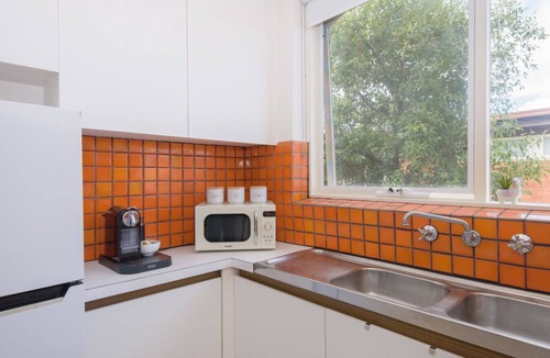 St. Kilda East Apartment | Retro 3BR Mid Century Apartment