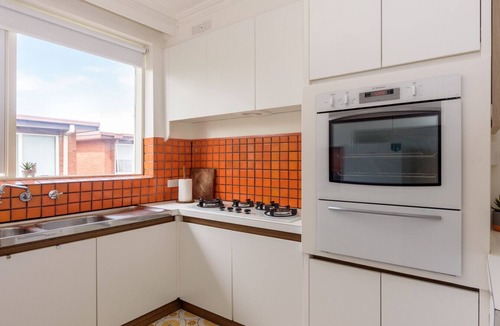 St. Kilda East Apartment | Retro 3BR Mid Century Apartment