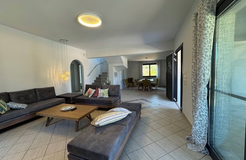 Kerameies Villa | Reunion villa Aetheria Kefalonia, 6 bedrooms, all with extra long beds,