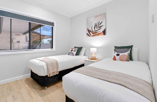 Paringa House | Riversands Rest Accommodation Scenic Riverfront Cottages, Paringa