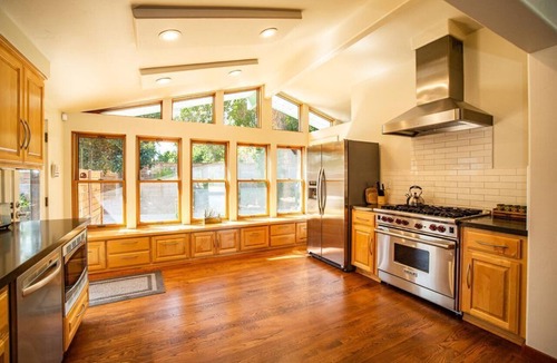 Cascade House | Riverside holiday home sleeps 10