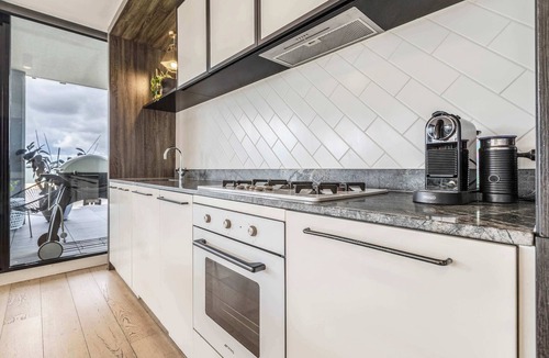 Abbotsford Condo | Riverside sub-penthouse with huge private terrace