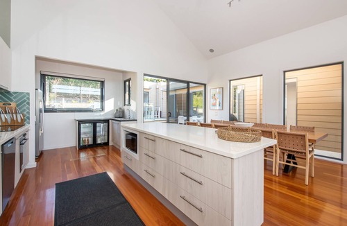 Mount Martha House | Rockleigh Bay - Gas Heated Spa and Solar Heated Pool