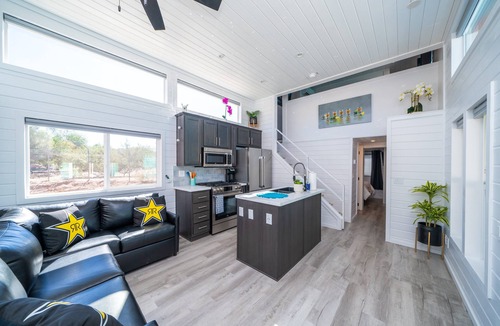 Parker Strip House | Rockstar | Private Hot Tub | Deluxe River views at Roadrunner Resort