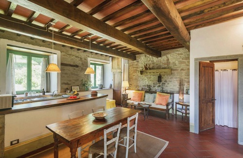 Londa Apartment | Romantic apartment with Tuscan valley views