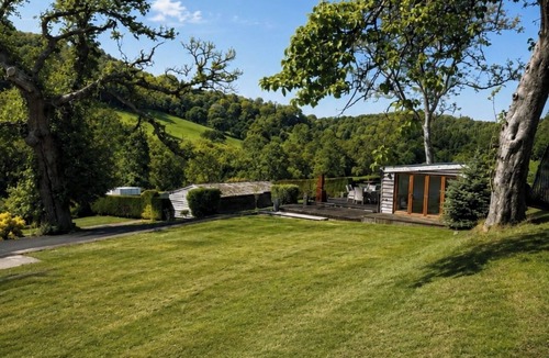Coleford House | Romantic Luxury Forest Hideaway with Four Poster Bed & Woodland Walks