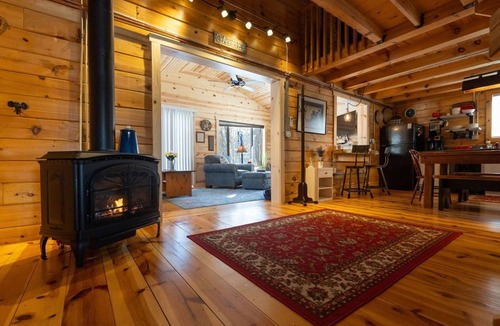 Ferryville Cabin | Romantic Secluded Creekside Cabin w/Hot Tub, Private Escape