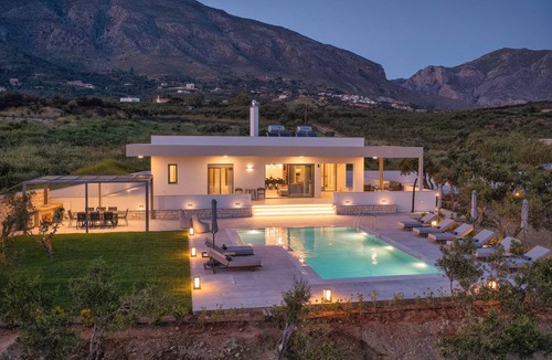 Lefkogeia Villa | Romantic villa 5 minutes from the sea