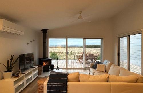 Venus Bay House | Roo Views - Linen, Wi-Fi, EV charger