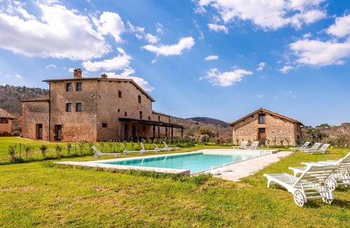 Simignano Apartment | Room 'Cetinale' – Agriturismo la Taverna di Celsa with Shared Pool