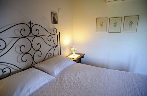 Cantalupo House | Room in Farmhouse with Swimming Pool