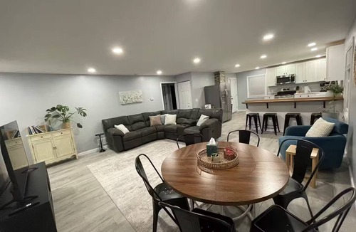 Midland Apartment | Roomy Downtown Apartment 3bd/2ba