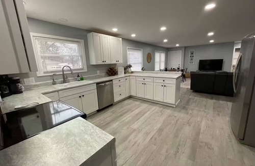 Midland Apartment | Roomy Downtown Apartment 3bd/2ba