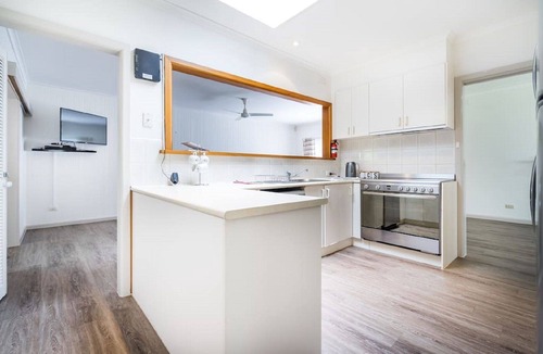 Rosebud House | Rosebud Sea Central Holiday Destination with Outdoor Pool