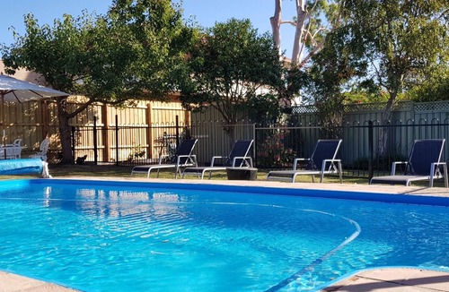 Rosebud House | Rosebud Sea Central Holiday Destination with Outdoor Pool