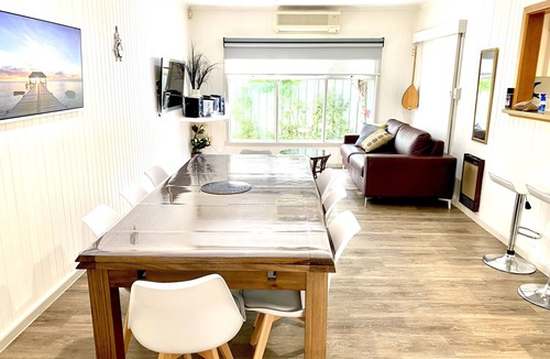 Rosebud House | Rosebud Sea Central Holiday Destination with Outdoor Pool
