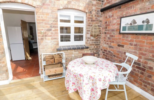 Sedgeberrow Cottage | ROSS COTTAGE, pet friendly, character holiday cottage in Sedgeberrow