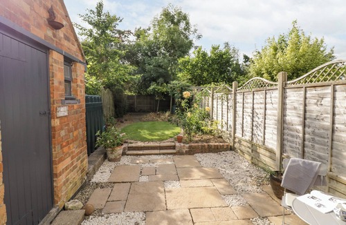 Sedgeberrow Cottage | ROSS COTTAGE, pet friendly, character holiday cottage in Sedgeberrow