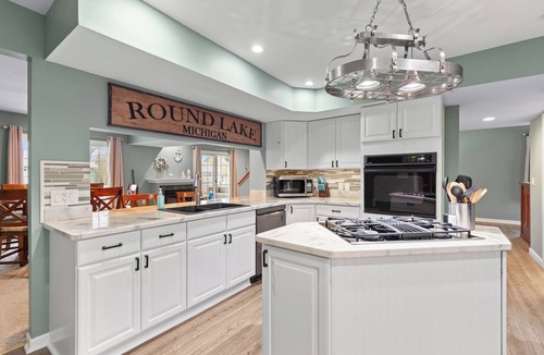 Manitou Beach-Devils Lake House | Round Lake Retreat Sleeps 10 with optional Pontoon Boat
