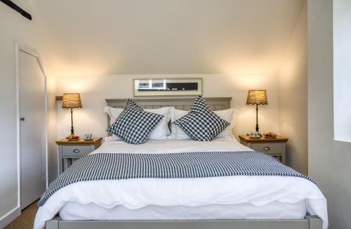 Bourton House | Roundhill Farm Cottage