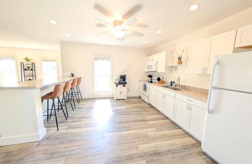 Fremont House | Sandusky River Retreat Fire Pit & King Bed