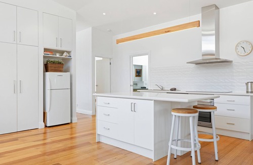 Cowes House | Sandy at Cowes - sleeps 9