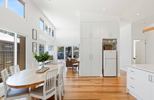 Cowes House | Sandy at Cowes - sleeps 9