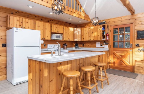 Eagle River House | Sandy Beach, Swim Raft, Fire Pit, AC - Perfect Family Lakehome!
